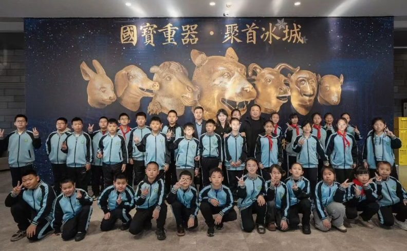 哈藥公益聯(lián)合保利文化傳播共啟三精藍(lán)瓶&ldquo;幸福1+1&rdquo;兒童守護(hù)計(jì)劃